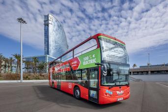 Barcelona City Tour Hop On - Hop Off and Aquarium