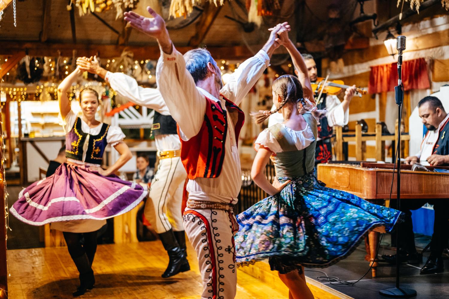 Prag middag och traditionell show