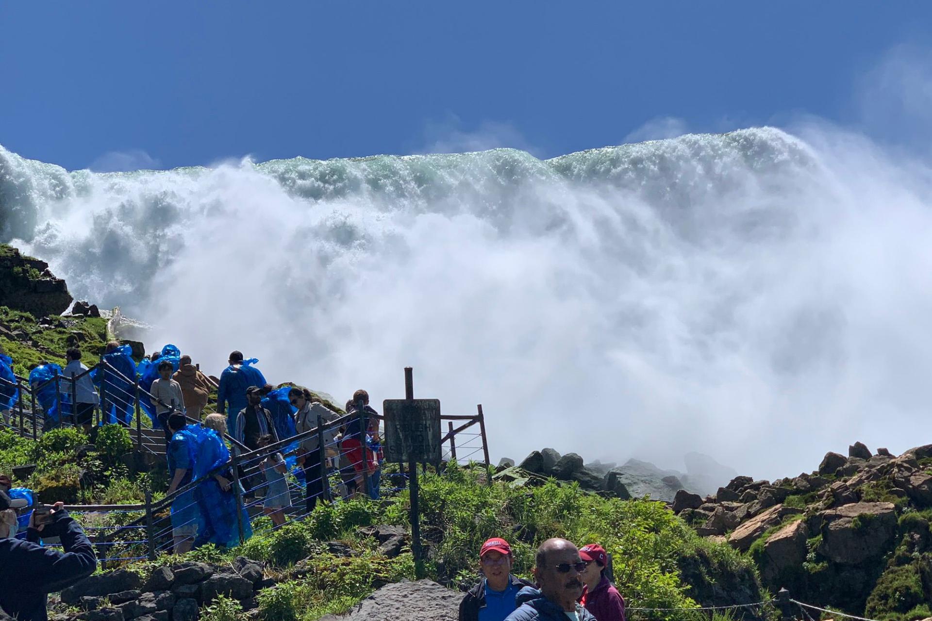 2-Day Niagara Falls, Washington DC and Philadelphia Tour from New York: Maid of the Mist, Cave of the Winds walk, Independence National Historic Park
