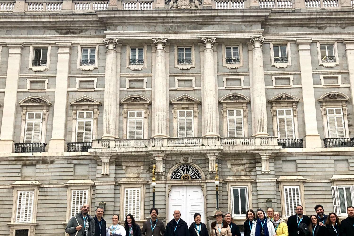 Visita guidata al Palazzo Reale di Madrid con ingresso prioritario