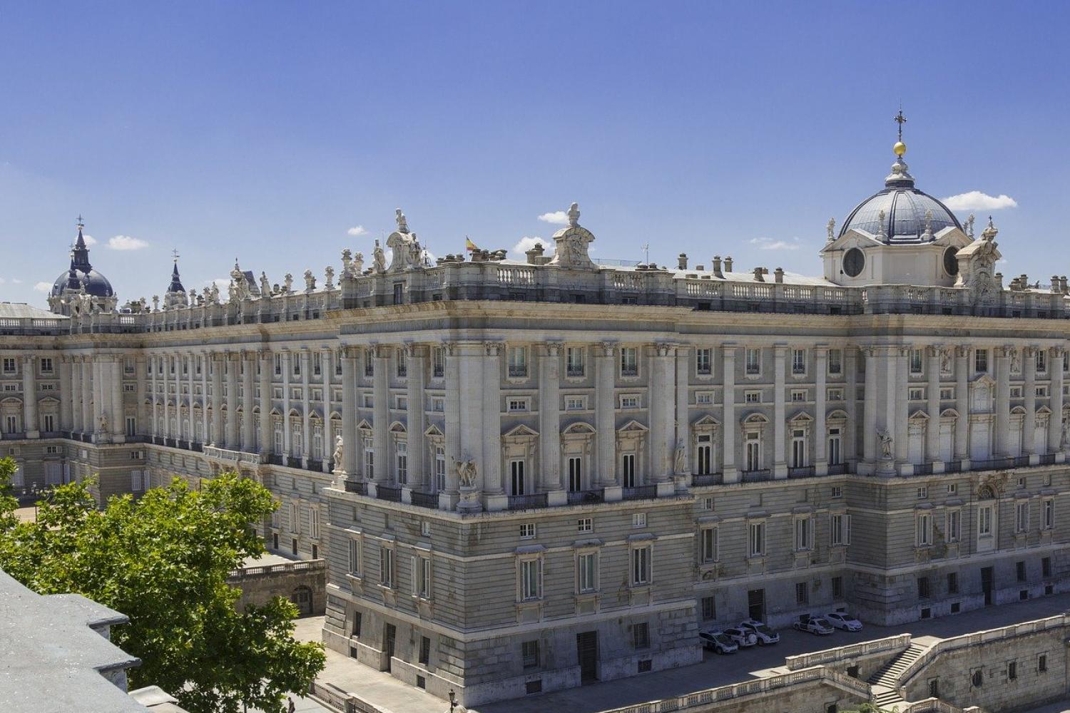 Visite guidée du Palais Royal de Madrid avec accès coupe-file