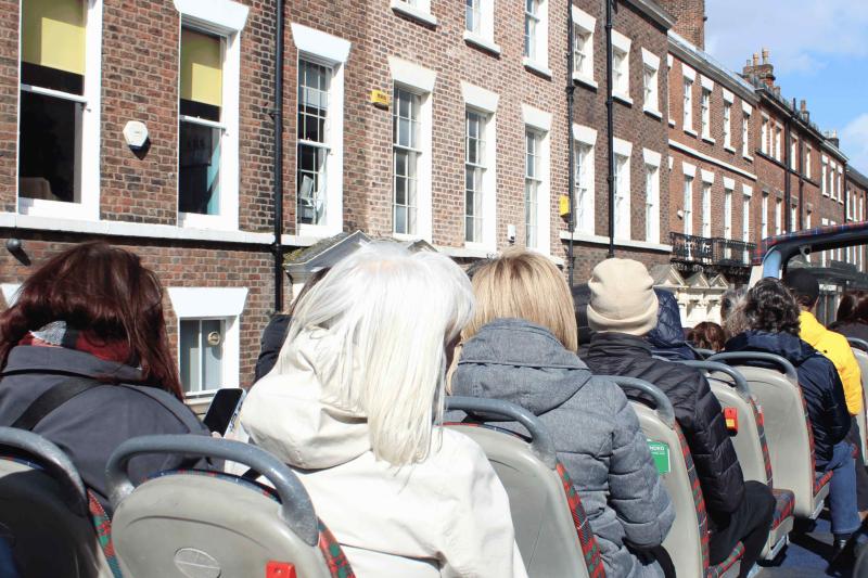 hop-on-hop-off-city-tour-2