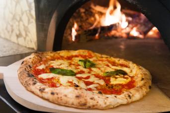 Small Group Tour Pizza & Gelato Making Class with