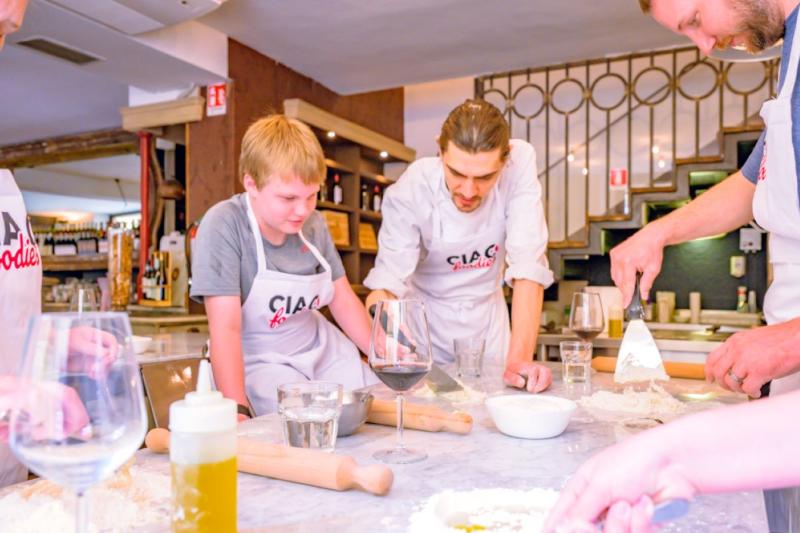 small-group-tour-pizza-gelato-making-class-with-4