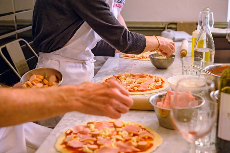 small-group-tour-pizza-gelato-making-class-with-8