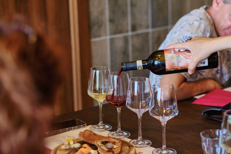 blend-your-own-wine-an-exclusive-wine-making-work-1