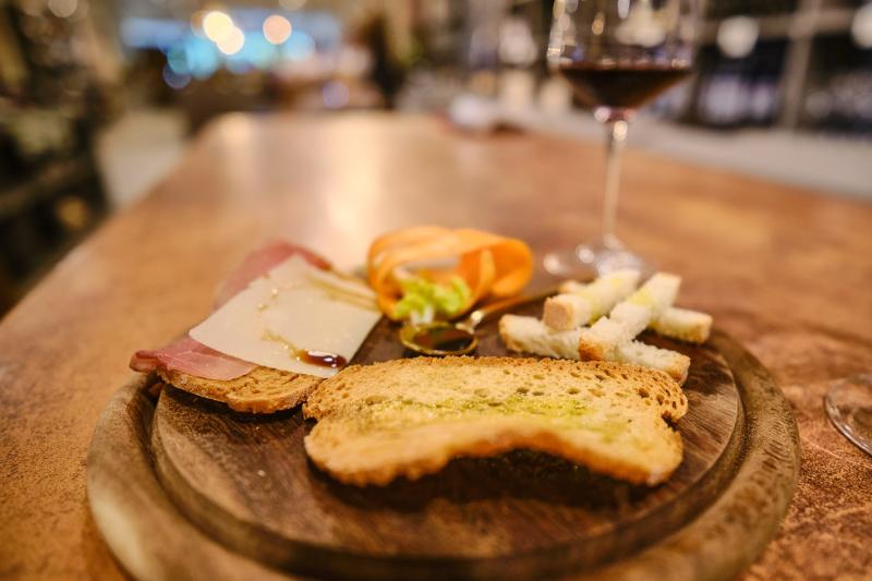 cheers-to-florence-an-exclusive-small-group-wine-2