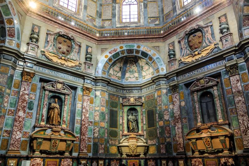 the-medici-dynasty-2h-walking-tour-of-florence-wi-10
