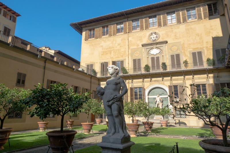 the-medici-dynasty-2h-walking-tour-of-florence-wi-3