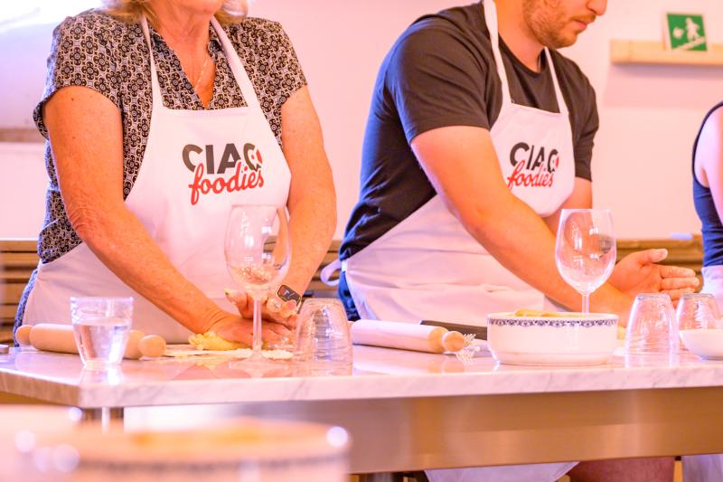 small-group-express-pasta-tiramisu-cooking-class-4