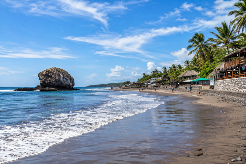 Waves and Sunsets: El Tunco Experience