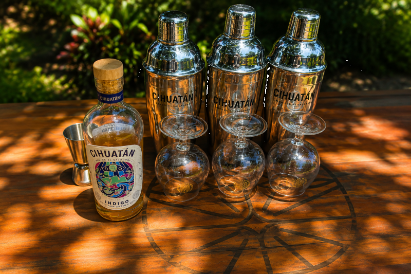 Complete Experience at the Ron Cihuatán Distillery with Tasting, Boat Ride and Traditional Lunch