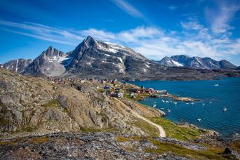 Zodiac cruising, Canadian Arctic