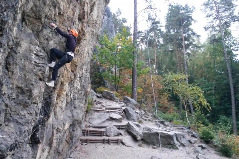 Klimmen en abseilen in Mala Skala