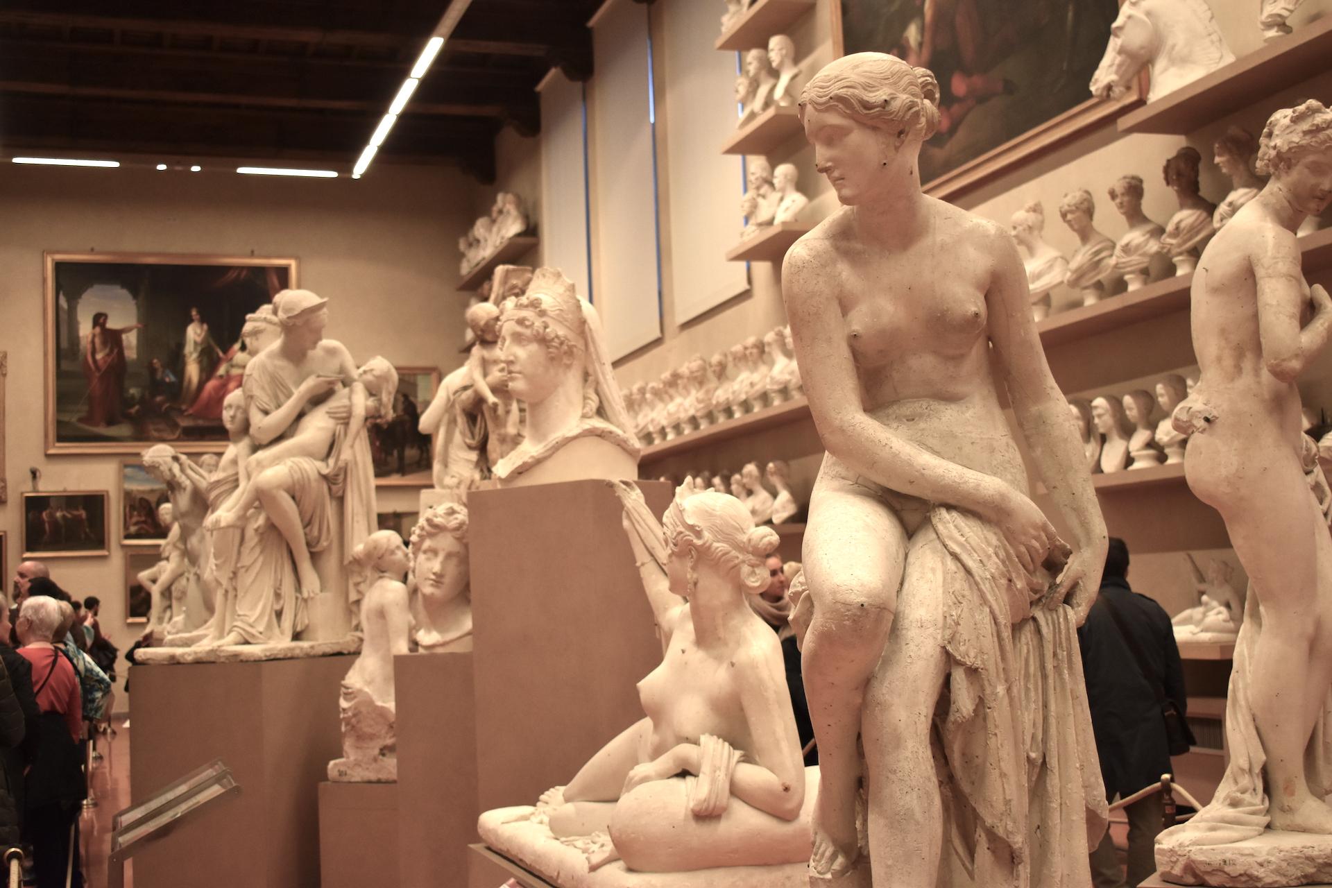 Accademia Gallery Ticket with Mobile-Guided Tour & One day Guided City Walk 