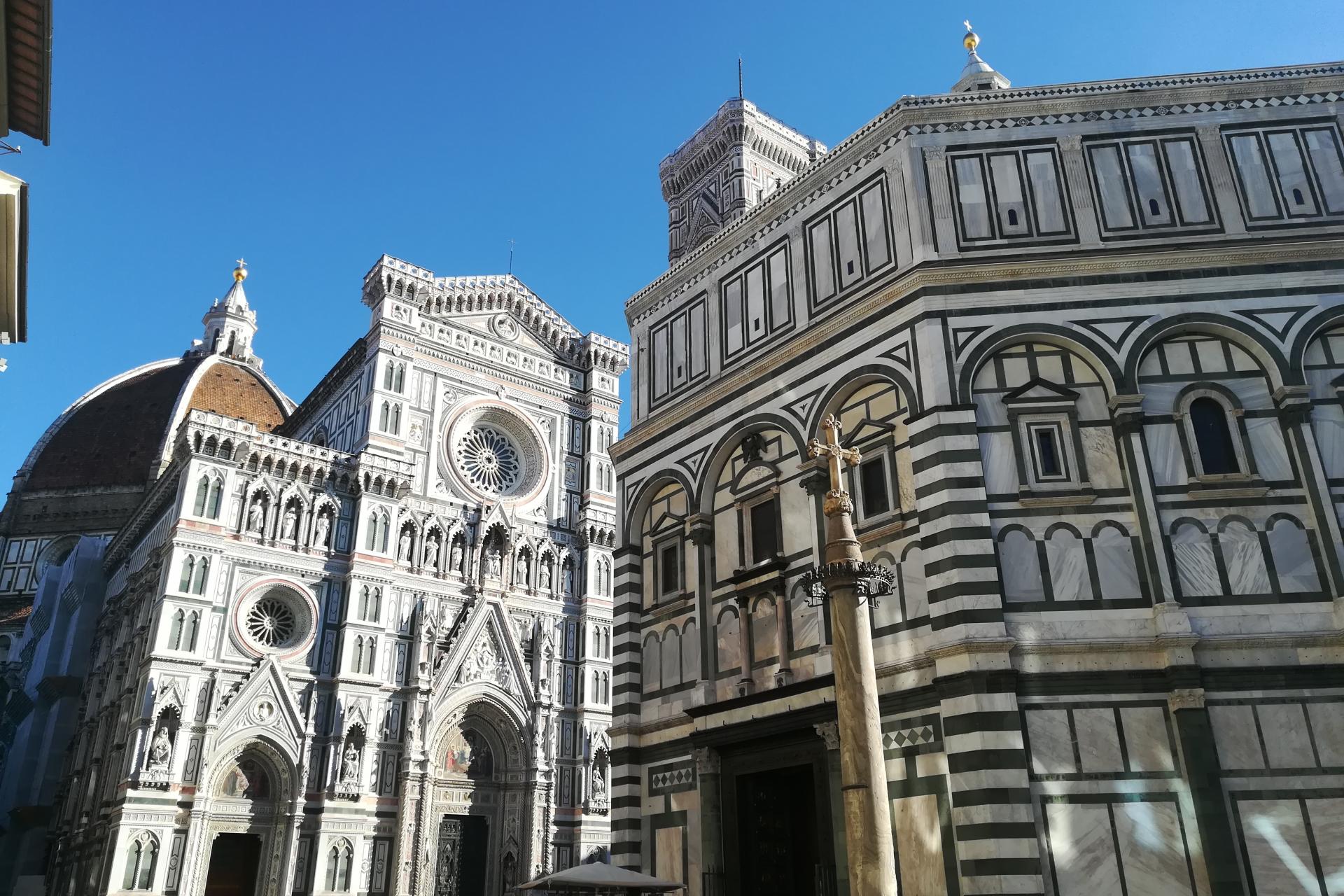 Accademia Gallery Ticket with Mobile-Guided Tour & One day Guided City Walk 