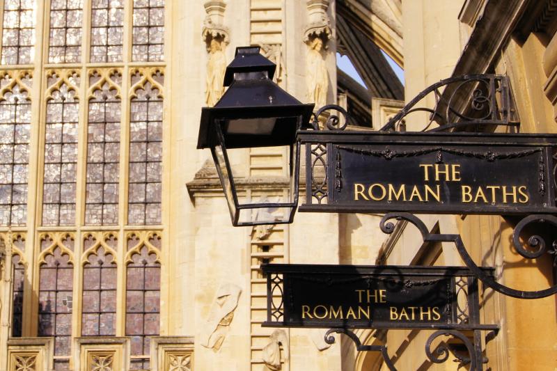Salisbury, Stonehenge and Bath with Elf Guide & Traditional Christmas Day Lunch