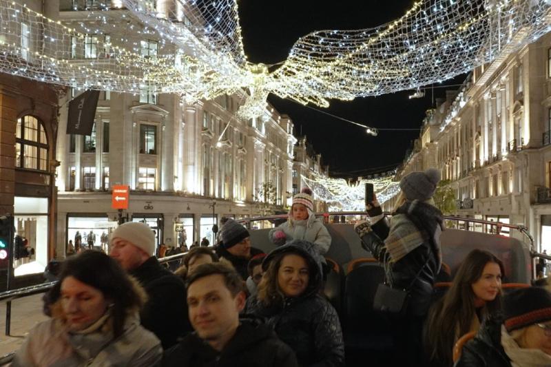 London Christmas Lights Bus Tour With Live Guide