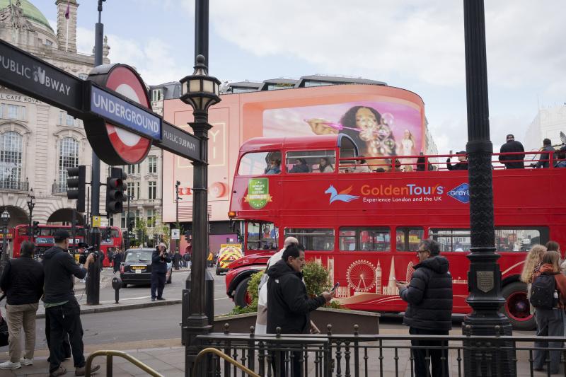 London’s Electric Routemaster Bus Tour with Live Guide