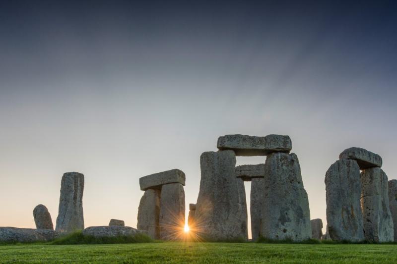 Stonehenge and Cotswolds Tour from London