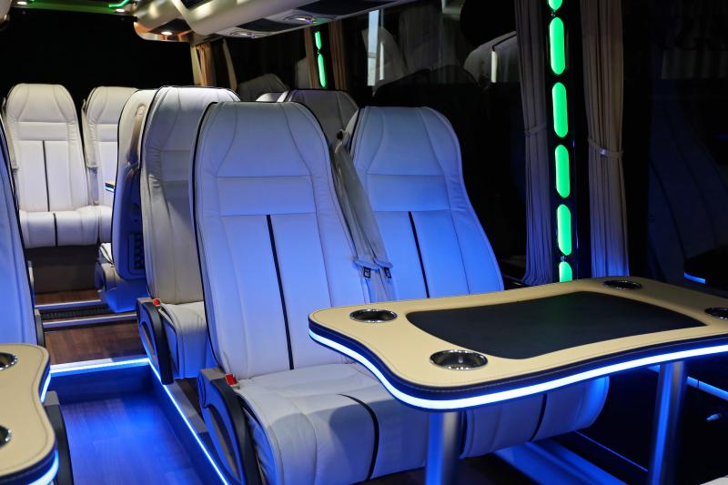 Luxury Bath and Stonehenge Tour from London