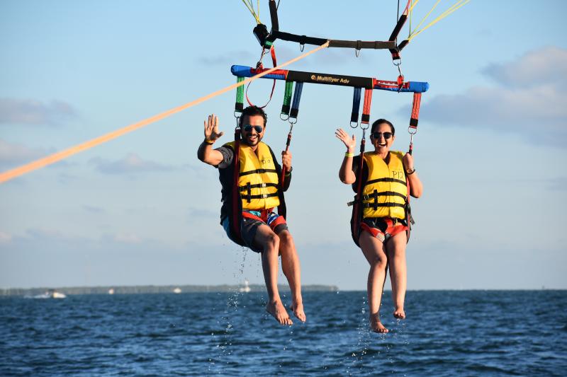 Parasailing in Miami