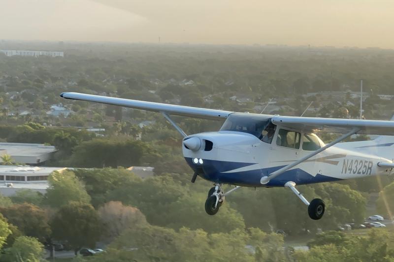 30 Minute Downtown Miami Airplane Tour