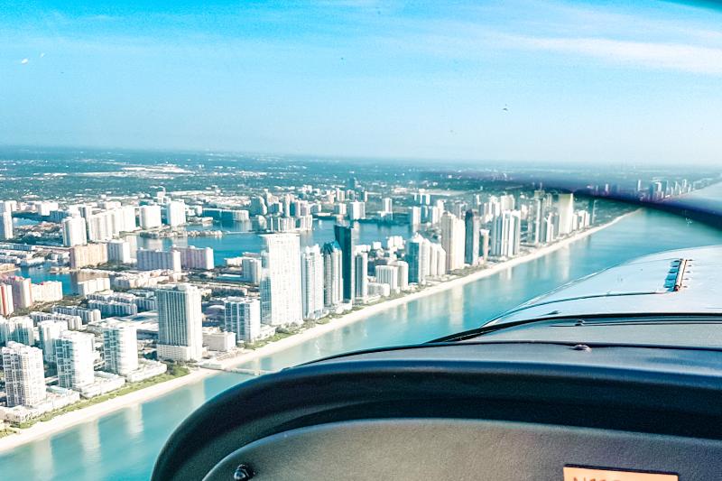 30 Minute Downtown Miami Airplane Tour