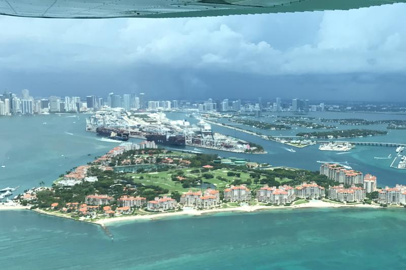 30 Minute Downtown Miami Airplane Tour