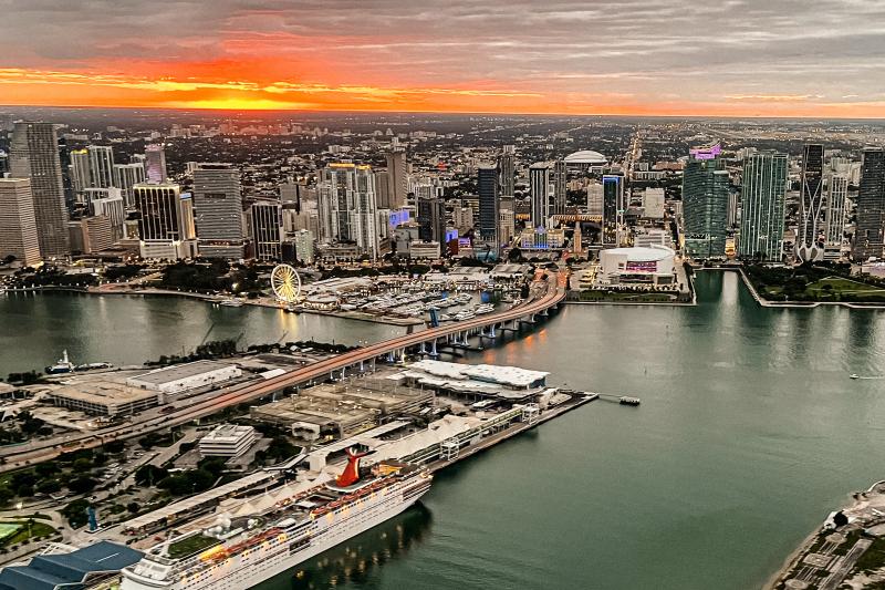 30 Minute Downtown Miami Airplane Tour