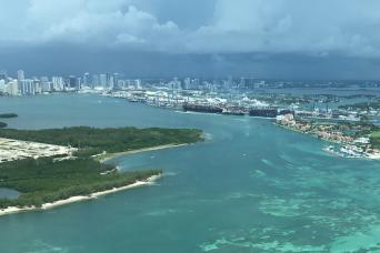 Tour en avion : vol de 50 minutes de Miami Luxury