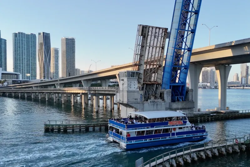 Miami City Tour y Paseo en Barco por Biscayne Bay con Recogida - Alojamientos en Miami
