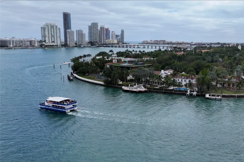 Miami City Tour y Paseo en Barco por Biscayne Bay con Recogida - Alojamientos en Miami