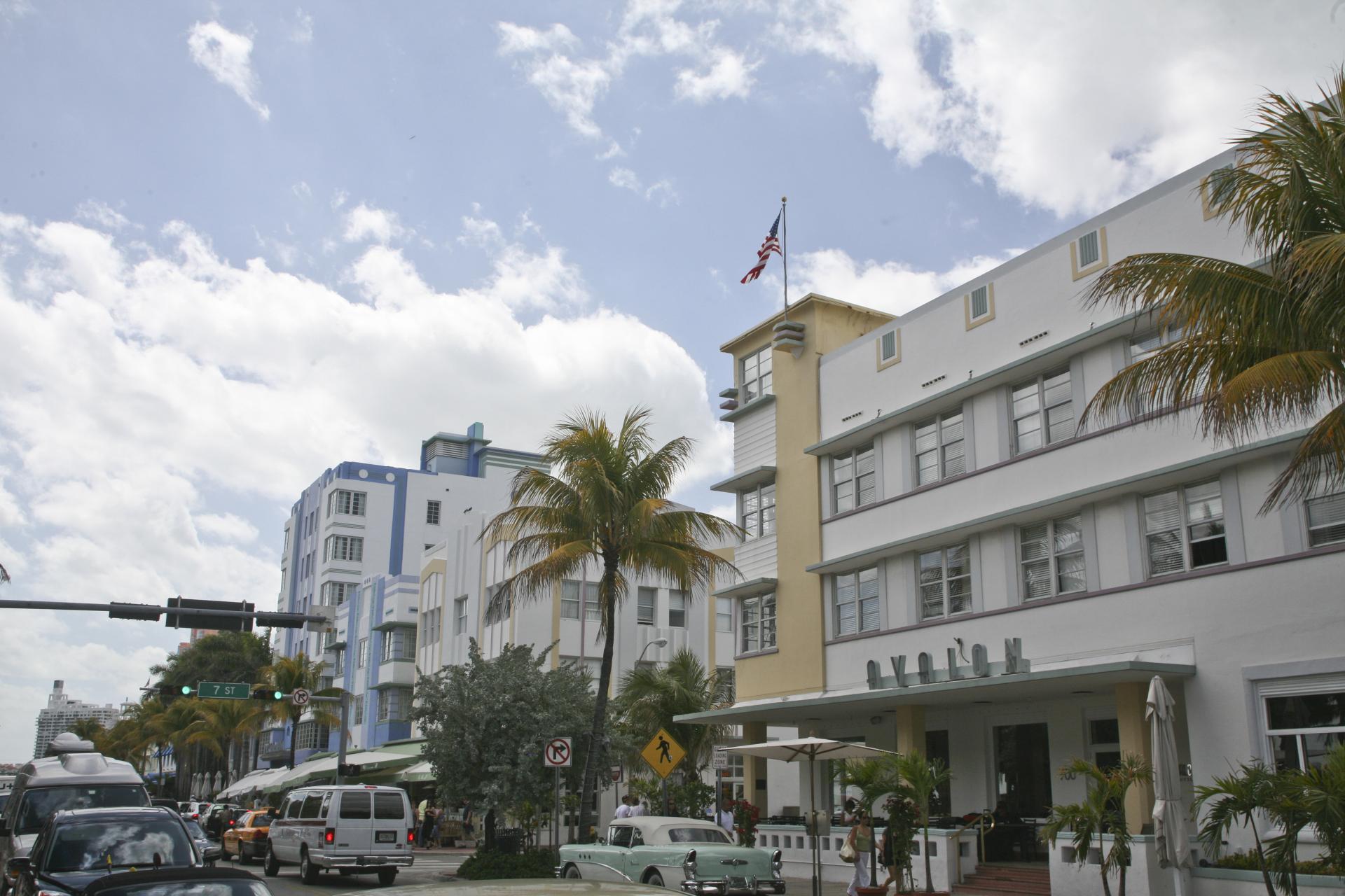 2 Hours Miami South Beach Art Deco District Walking Tour