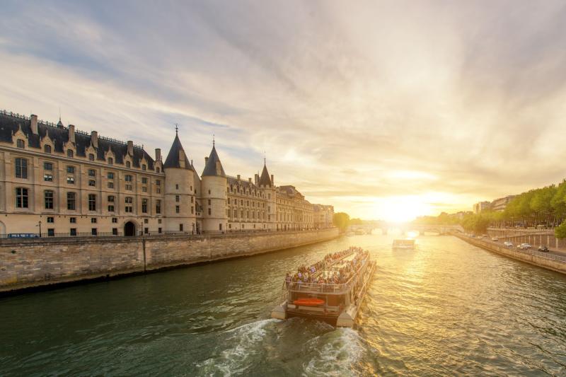 Audio Guided Visit of the Eiffel Tower 3rd Floor with Cruise in Small Group - Accommodations in Paris