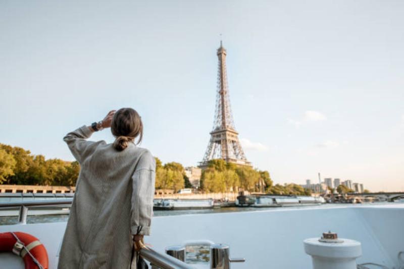 Evite Filas: Torre Eiffel, 3º Andar com Cruzeiro e City Tour em Pequeno Grupo - Acomodações em Paris
