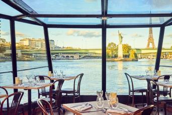 Déjeuner croisière spécial Noël sur la Seine