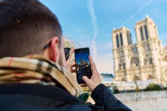 Notre-Dame : Audioguide dans la cathédrale avec visite guidée du quartier