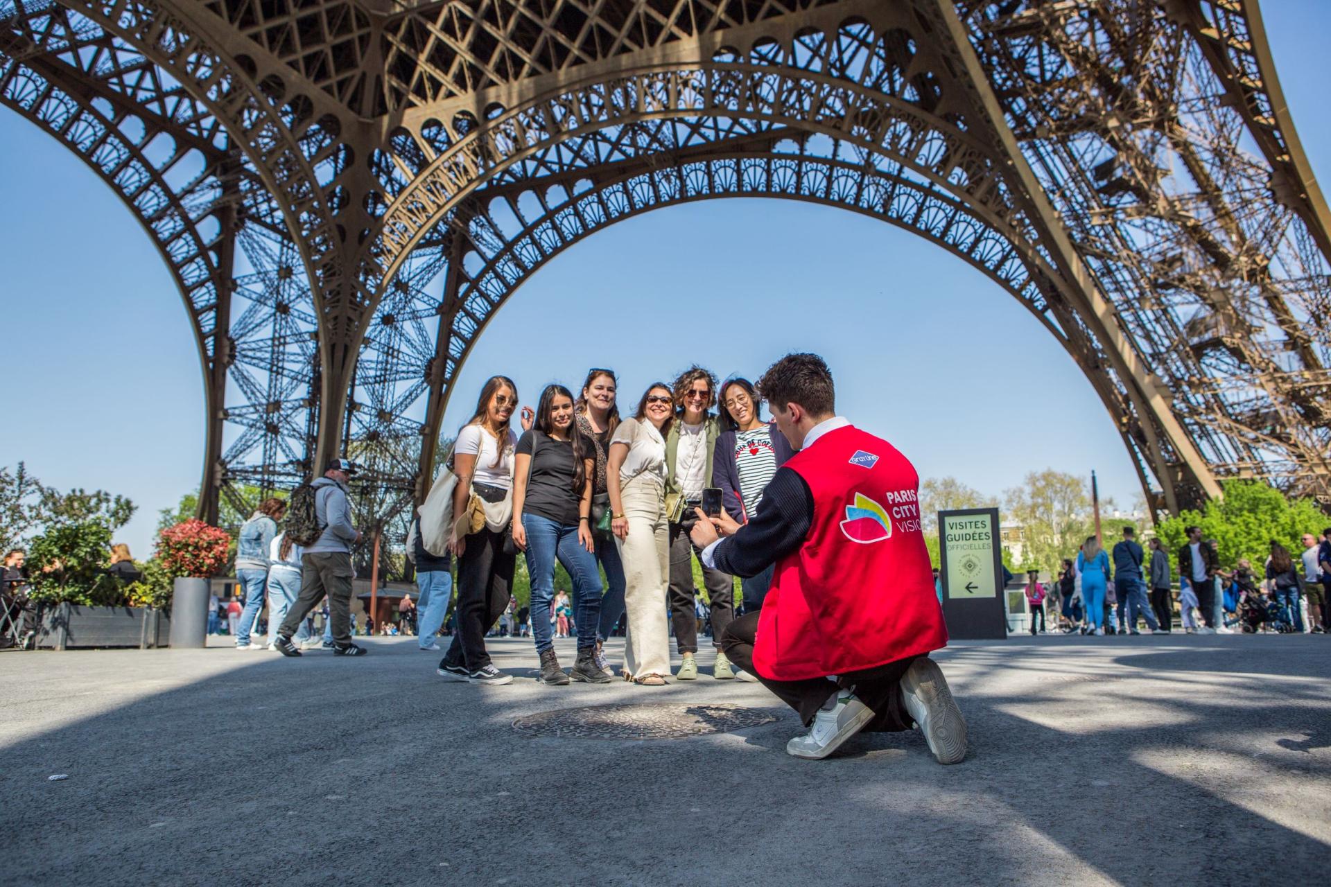 7-Day Europe Tour from Paris with Airport Transfers and 4-Star Hotel: Louvre Museum, Eiffel Tower, Seine Dinner Cruise, Moulin Rouge, Versaille, Mont Saint Michel and Normandy