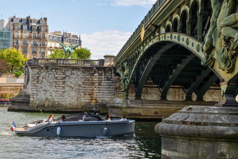 Private Cruise Paris Seine Small Group Tour (Up to 10 Pax)