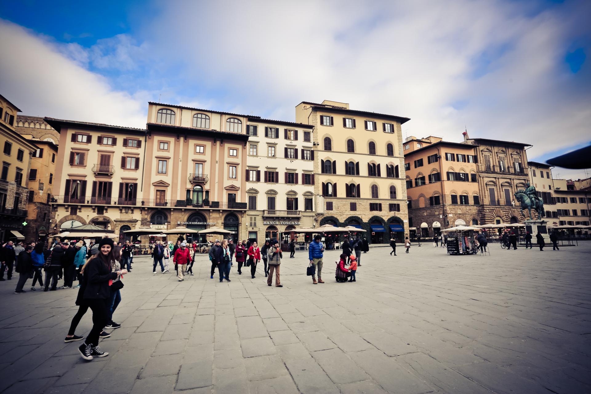 Art & History of Florence: Semi-Private Day Tour of the Uffizi Gallery: Round-trip Tickets on a High-speed Train