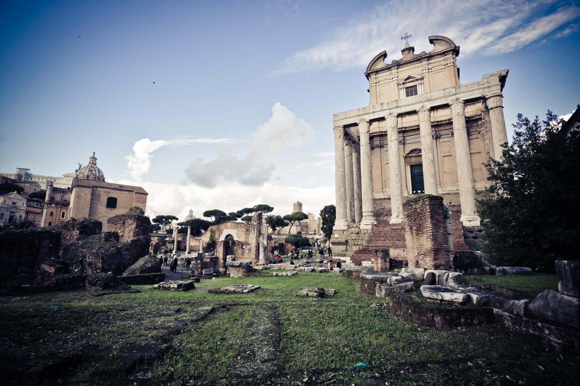 1-Day Heart of Ancient Rome Tour with Hotel Pick-up: Colosseum, Roman Forum & Palatine Hill