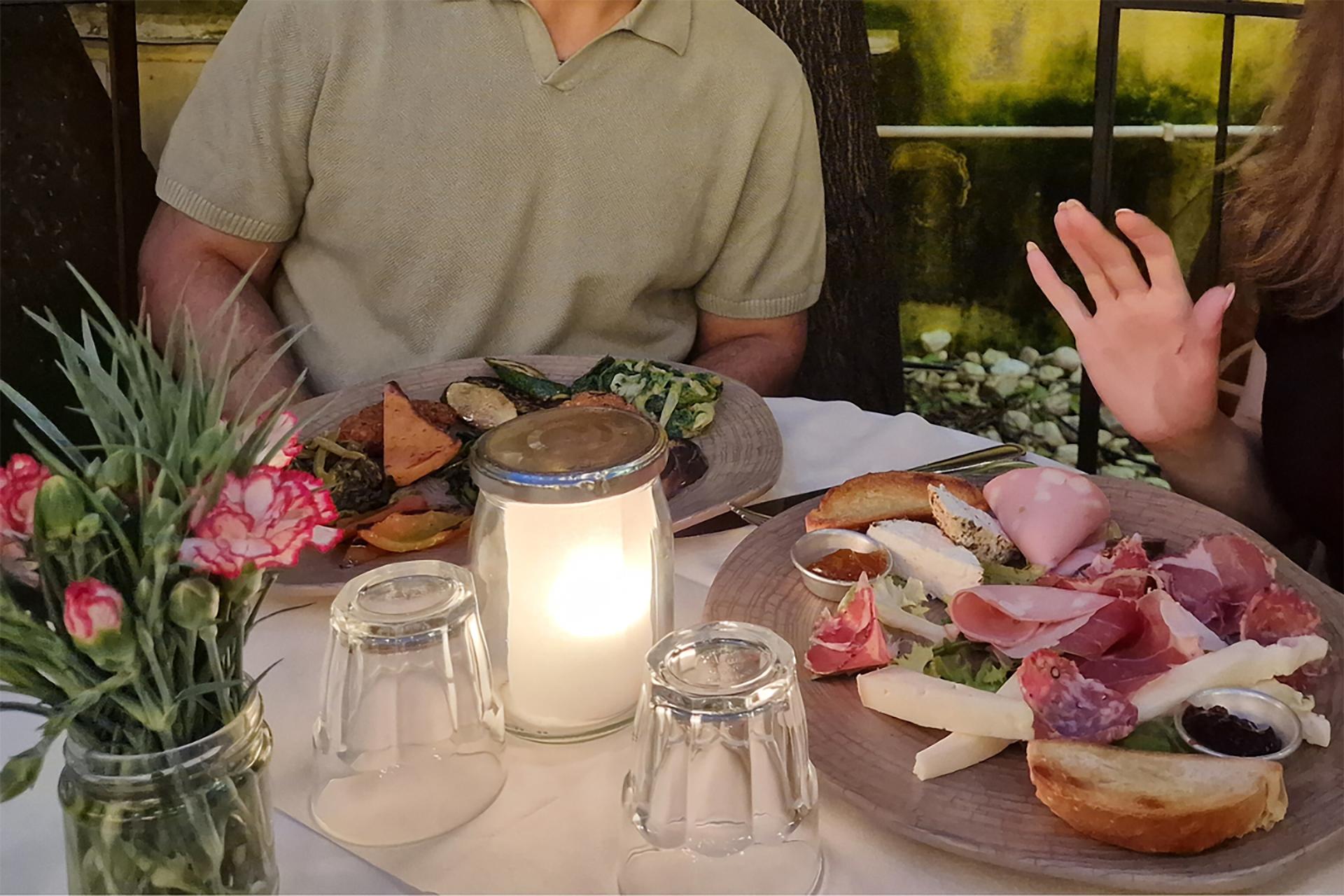 Historic Pigneto Candlelight Happy Hour | Selection of 3 Wines (Sparkling, Red and White) Paired with Local Specialties