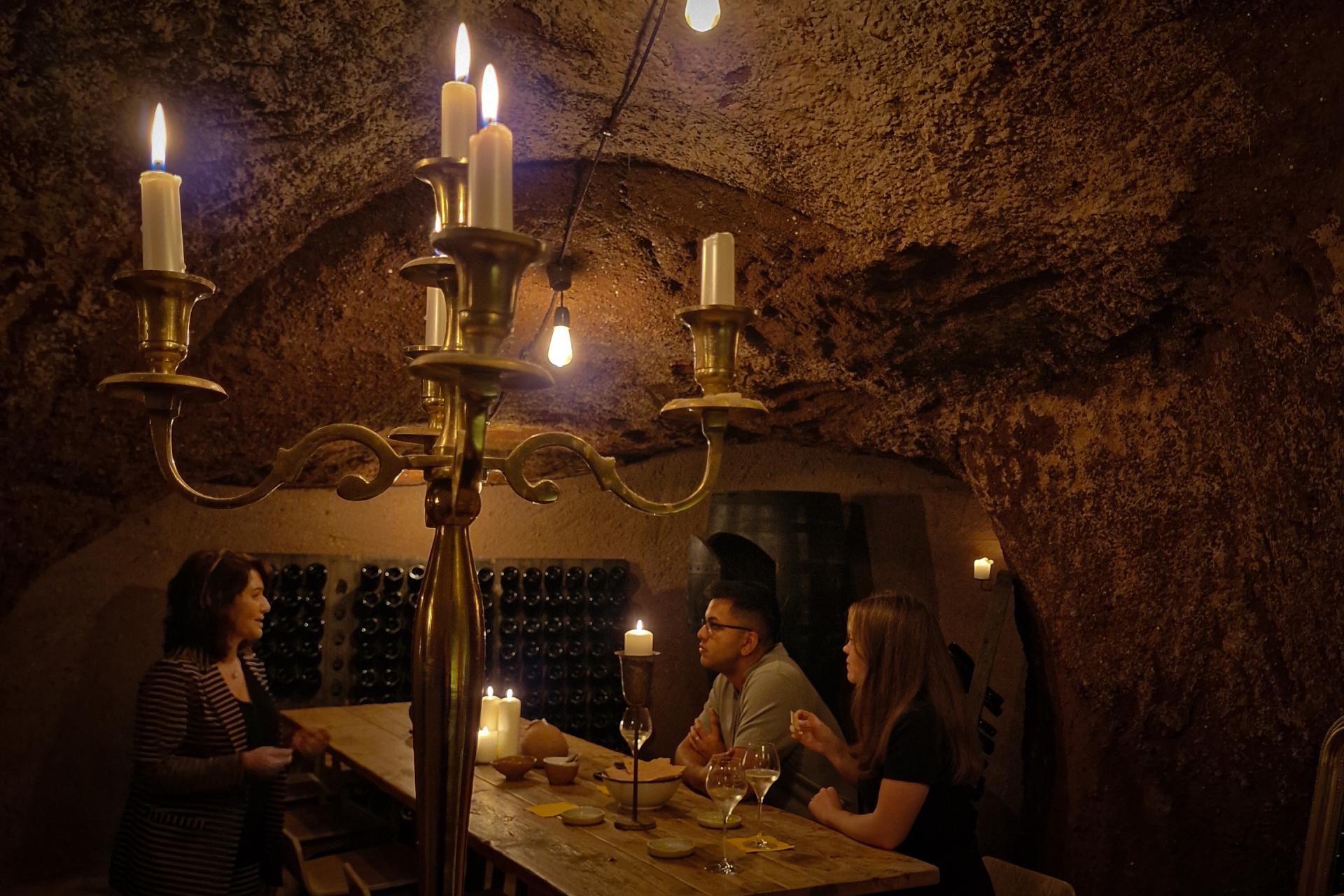 Historic Pigneto Candlelight Happy Hour | Selection of 3 Wines (Sparkling, Red and White) Paired with Local Specialties