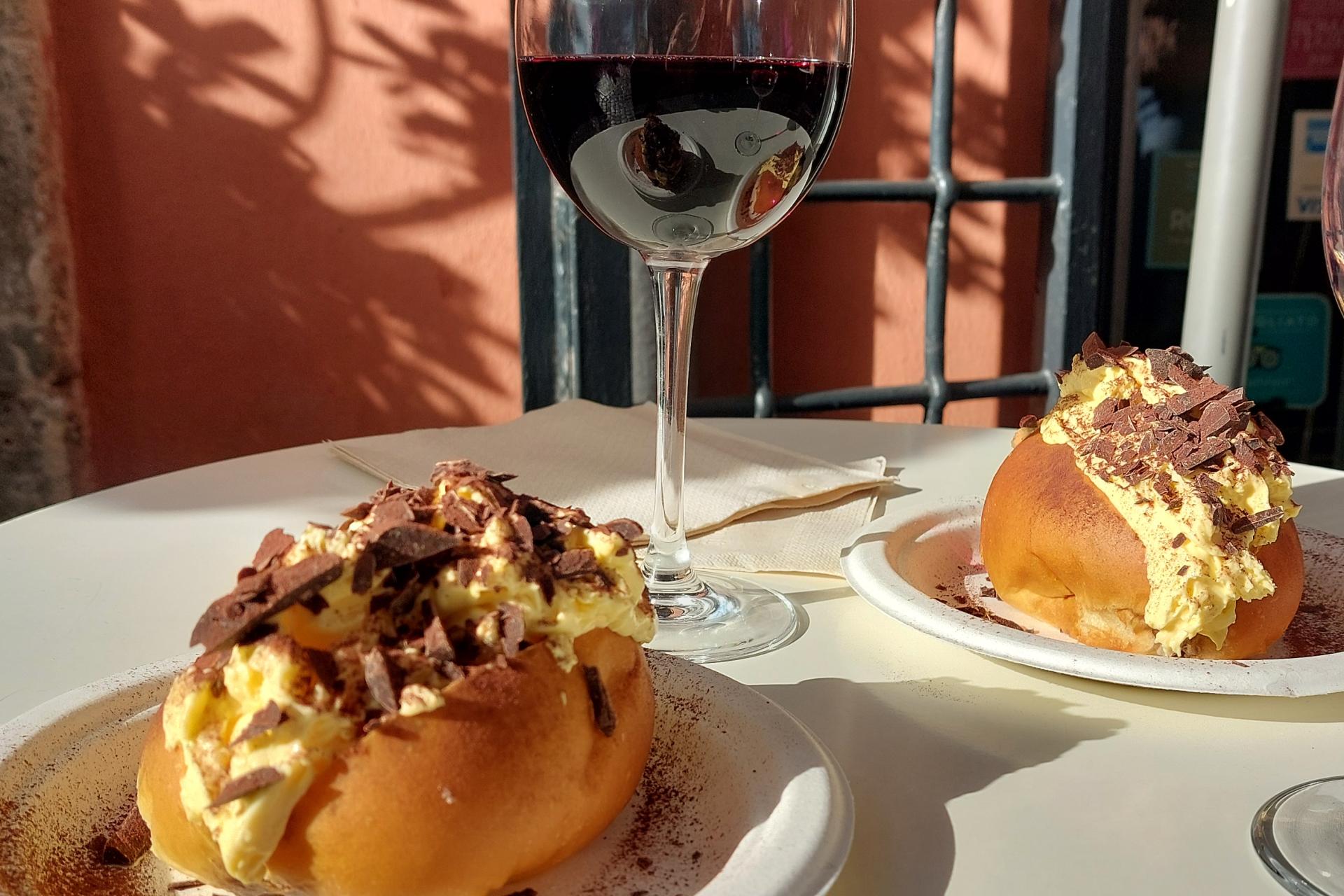 Maritozzi & Roman Breakfast Tour in Trastevere | Local Foodie Guide