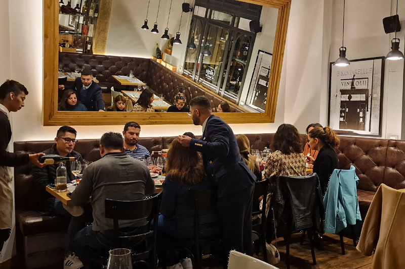 Wine & Olive Oil Tasting with Food Pairing in Rome City Center