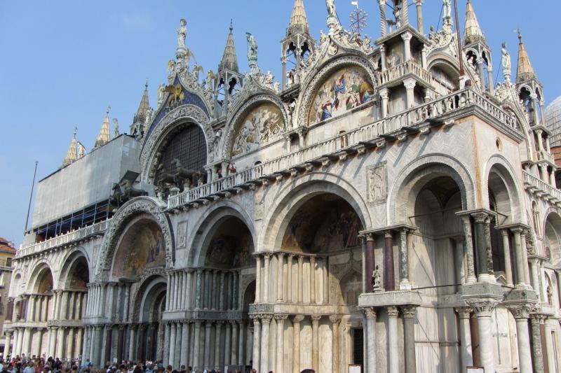 Italy’s Essentials in 5 days: Assisi, Siena, Florence, Venice & Tuscany Wine Region