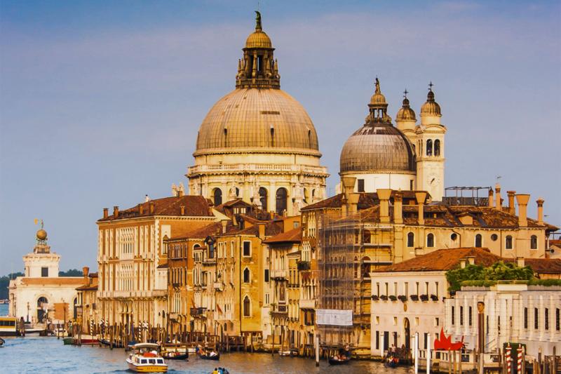 Italy’s Essentials in 8 days: Assisi, Bologna, Venice & Tuscany Wine Region