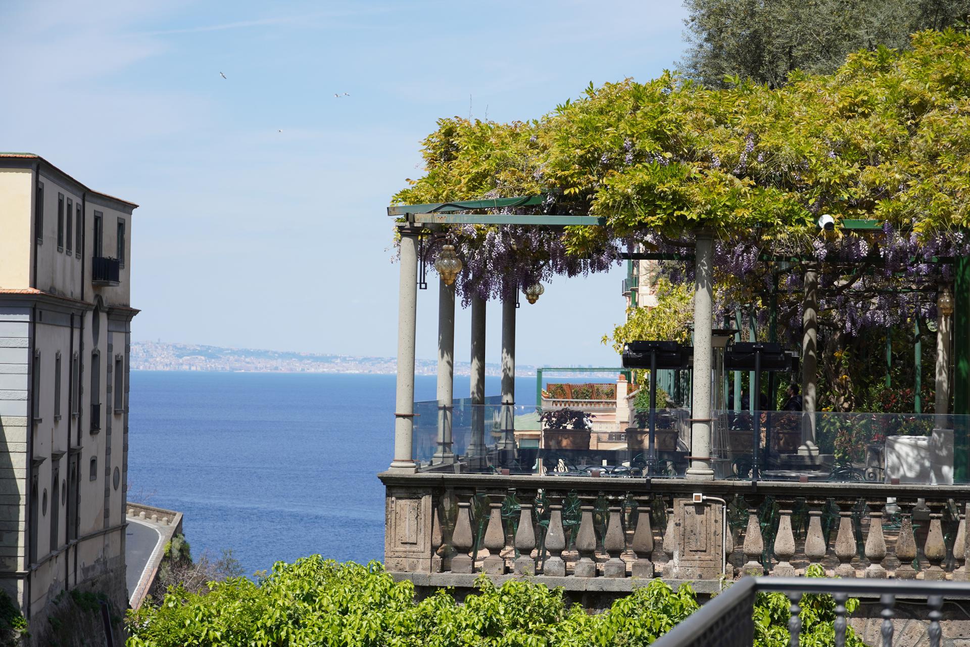 Coastal Beauty & Ancient Ruins: Sorrento & Pompeii Day Tour