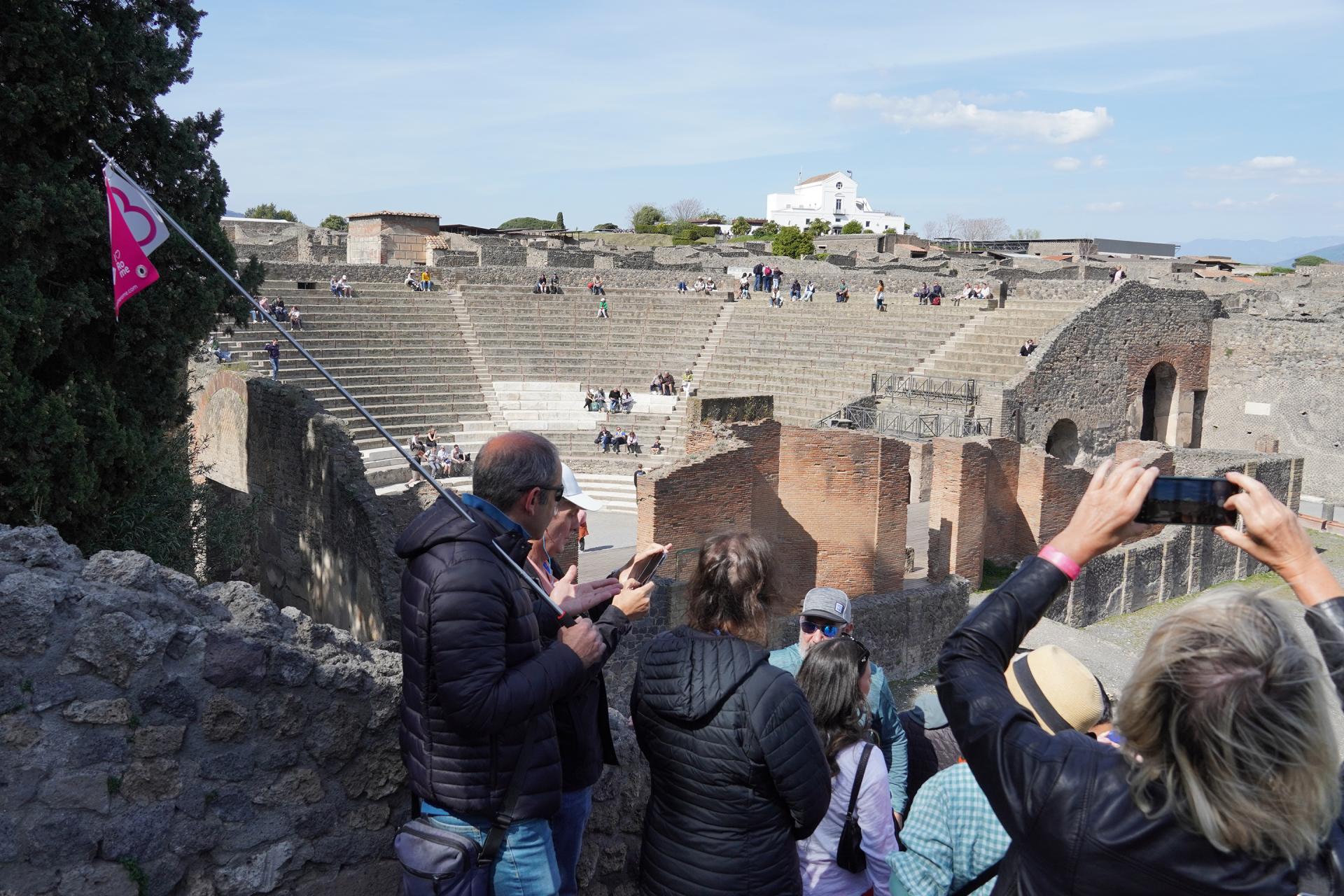 Coastal Beauty & Ancient Ruins: Sorrento & Pompeii Day Tour
